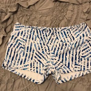 Fleo shorts size large